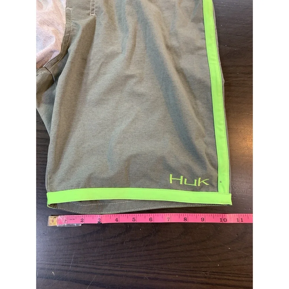 HUK Performance Fishing Board Shorts Swim Trunks Gray Neon Green Mens Sz 30 Lace